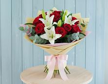 Букет цветов из:  Лилии и Розы в Божонке