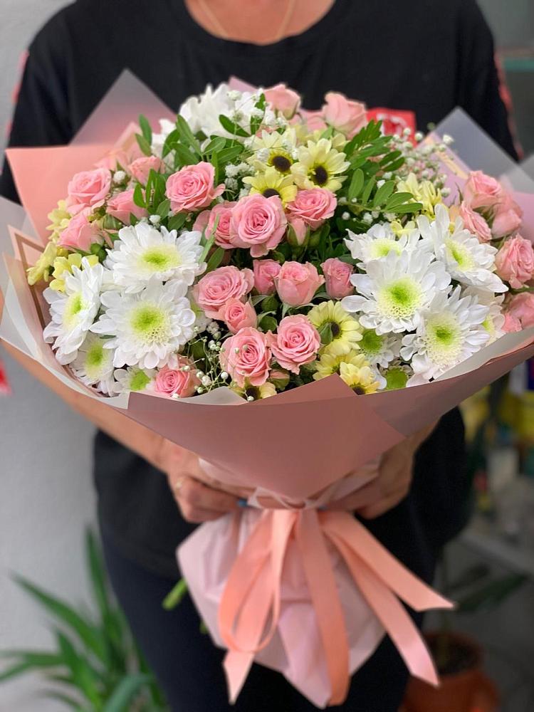 Букет цветов из: Розы и Хризантемы в Божонке