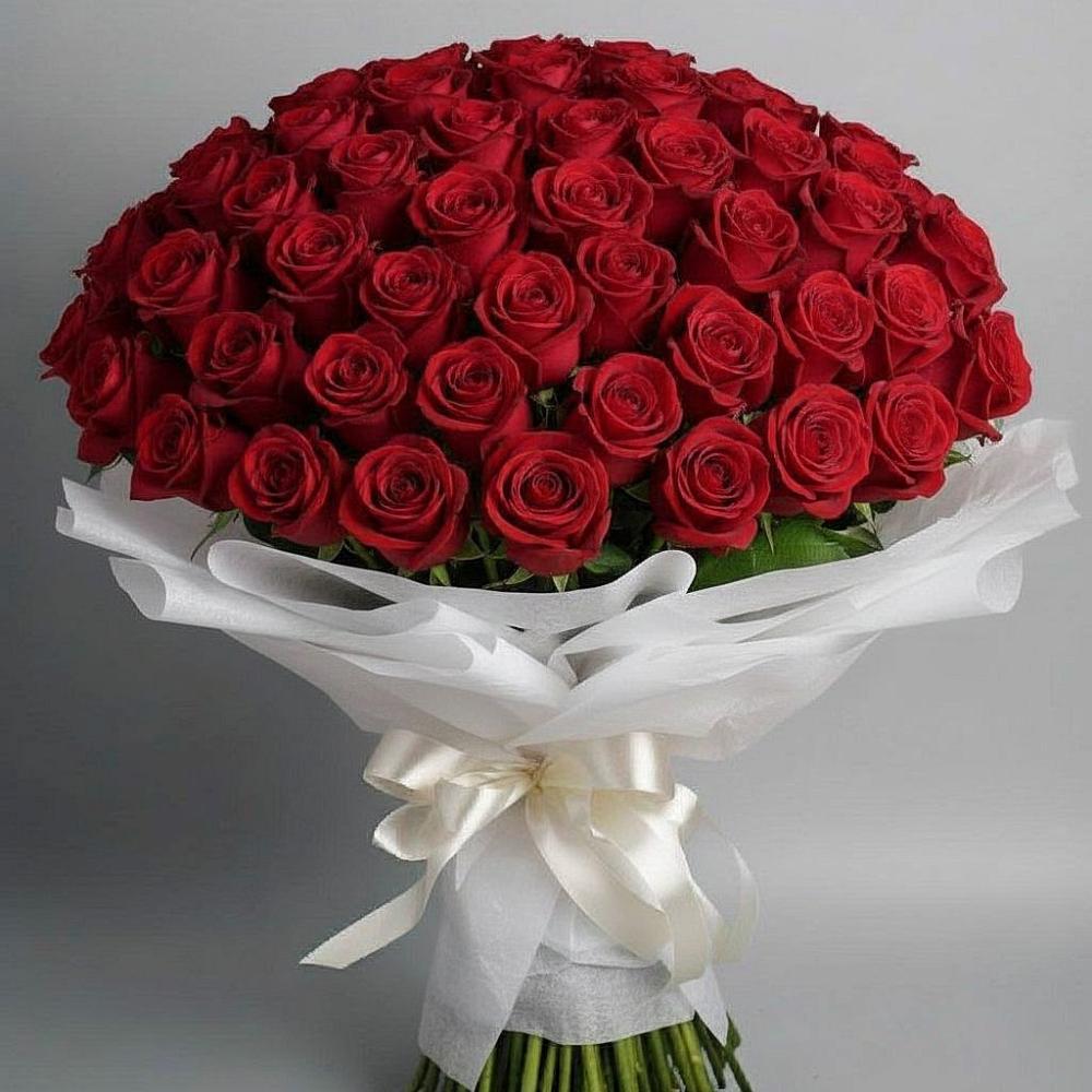 Букет 101 Красная роза Блэк Мэджик в Божонке