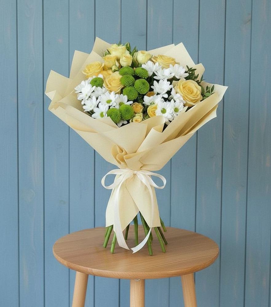 Букет цветов из: Хризантемы и Розы в Божонке