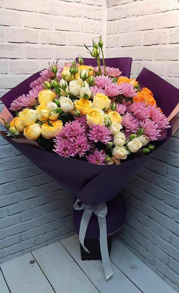 Букет цветов из: Хризантемы и Розы в Божонке