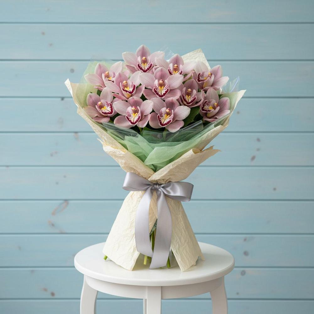 Букет цветов из: Орхидеи и Розы в Божонке