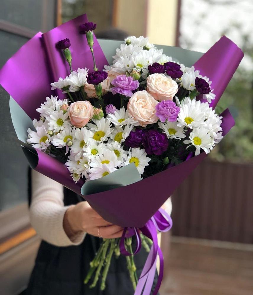 Букет цветов из: Хризантемы, Гвоздики и Розы в Божонке