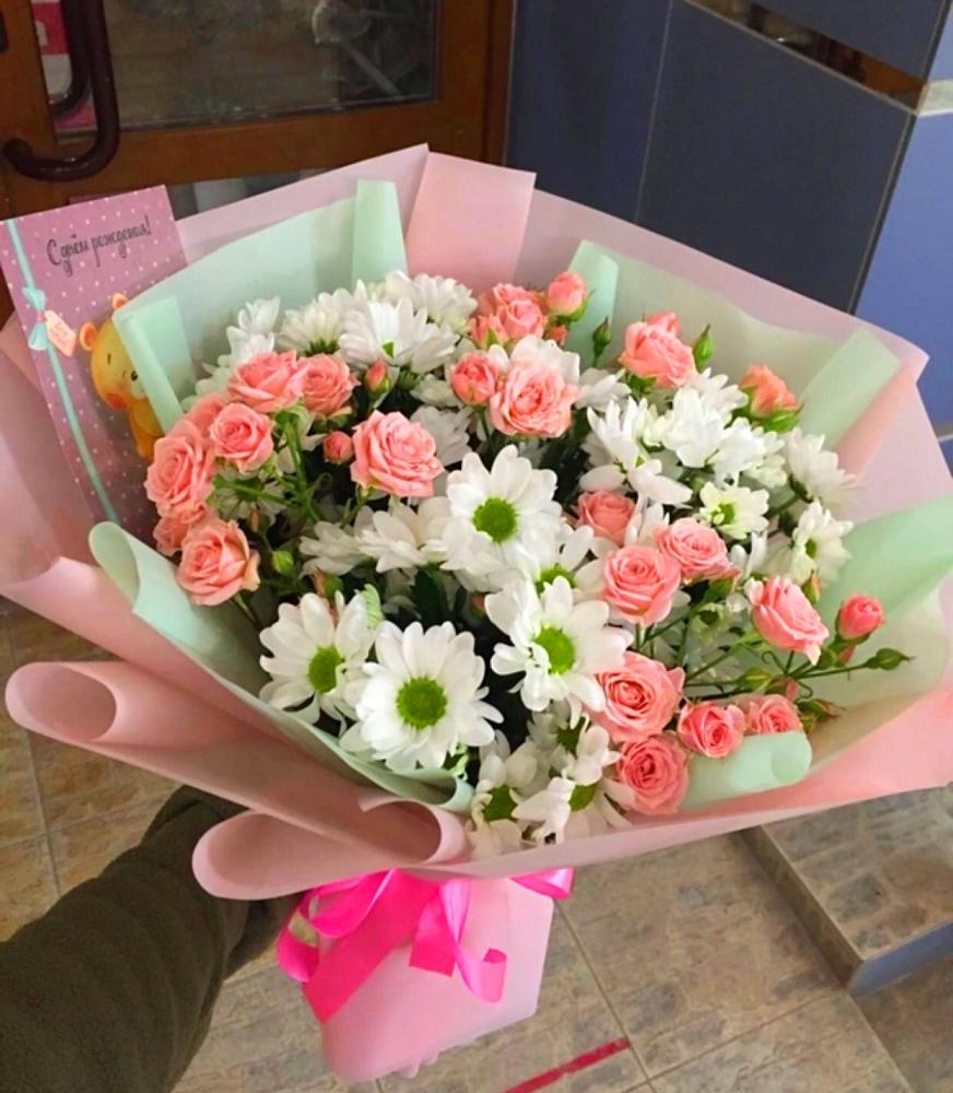 Букет цветов из: Розы и Хризантемы в Божонке