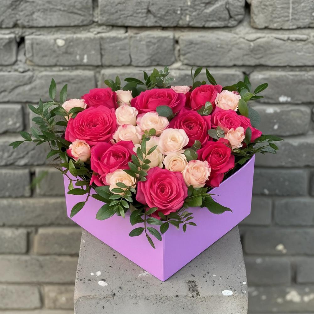Цветочная композиция из Розы в коробке в Божонке