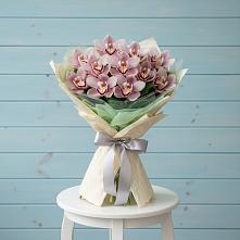 Букет цветов из:  Орхидеи и Розы в Божонке