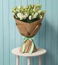 Букет цветов из:  Лизиантусы в Божонке