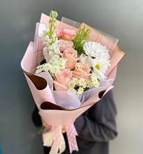 Букет цветов из:  Хризантемы и Розы в Божонке