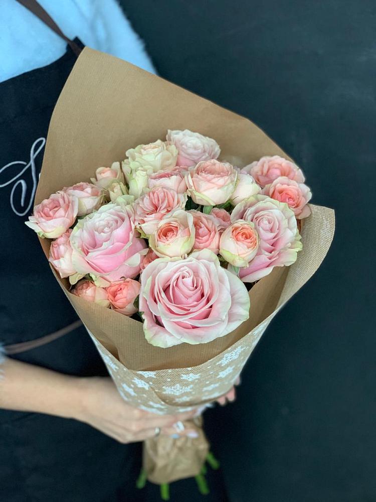 Букет цветов из: Хризантемы и Розы в Божонке