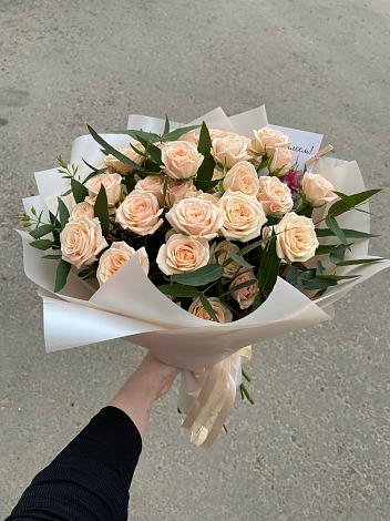 Букет Кремовые розы Латте в Божонке