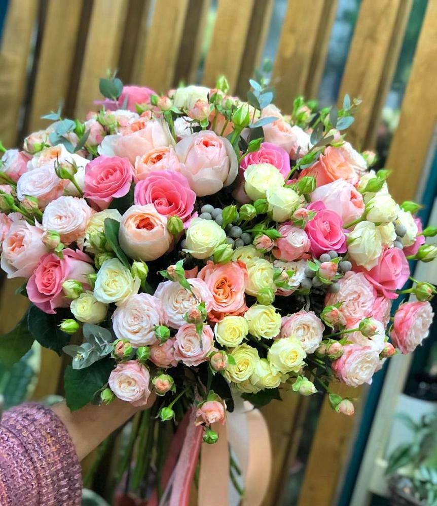 Букет цветов из: Розы в Божонке