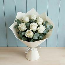 Букет Белые розы в Эвкалипте в Божонке