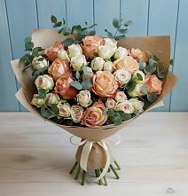 Букет цветов из:  Альстромерии и Розы в Божонке