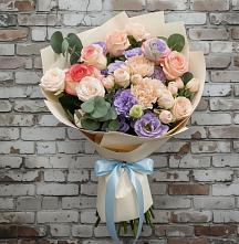 Букет цветов из:  Розы, Лизиантусы и Гвоздики в Божонке