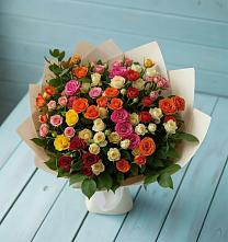 Букет Микс из разноцветных кустовых роз в Божонке