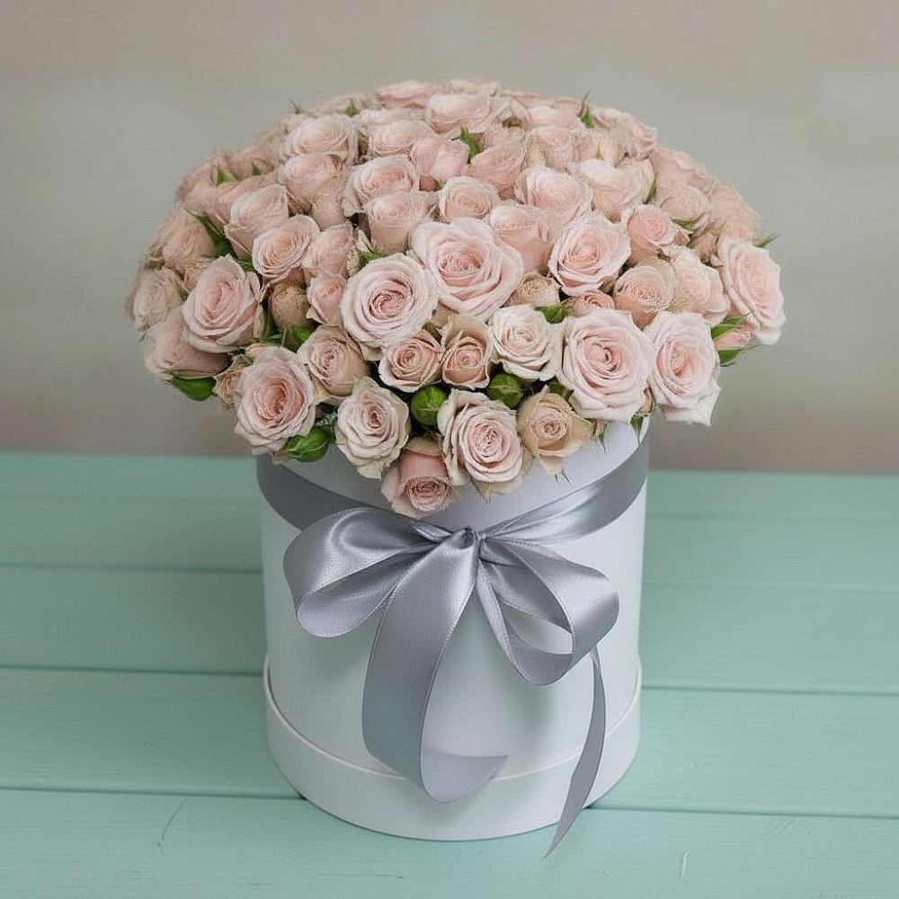 Цветочная композиция из Розы в шляпной коробке в Божонке